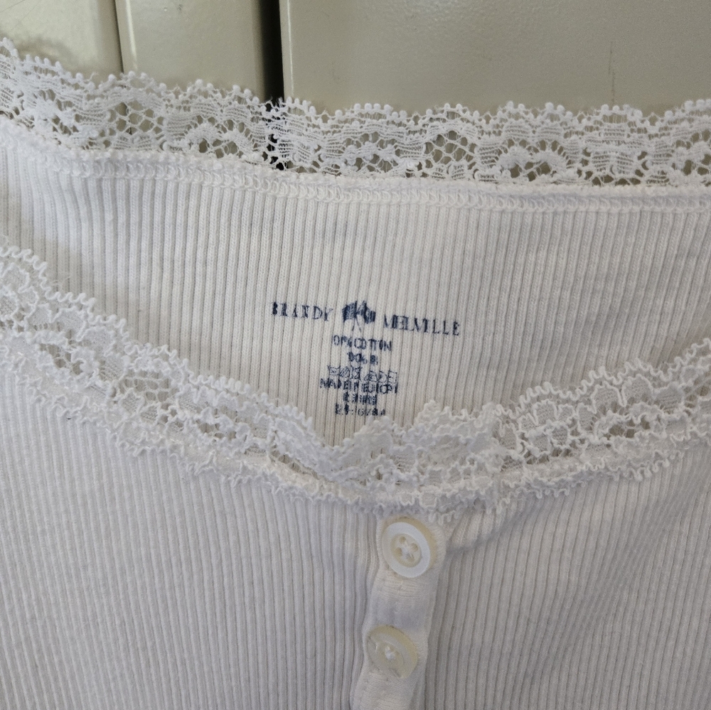 Brandy Melville White Lace Button Tank - Picture 2 of 3